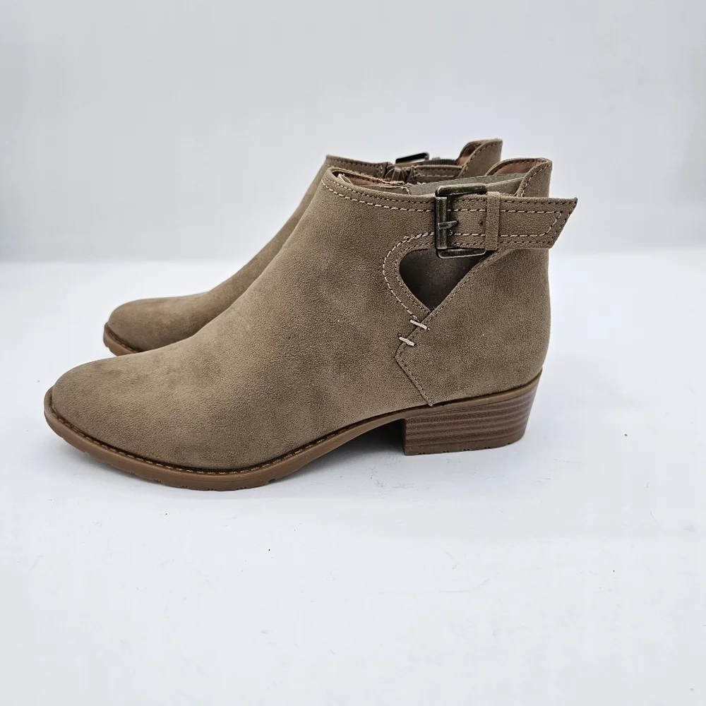 NIB Style & Co. Mabel Womens Taupe Almond Toe Faux Suede Ankle Boots Size 6.5